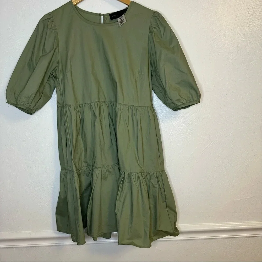 Know one Cares Poplin short sleeve Tiered mini Dress size S (B3)